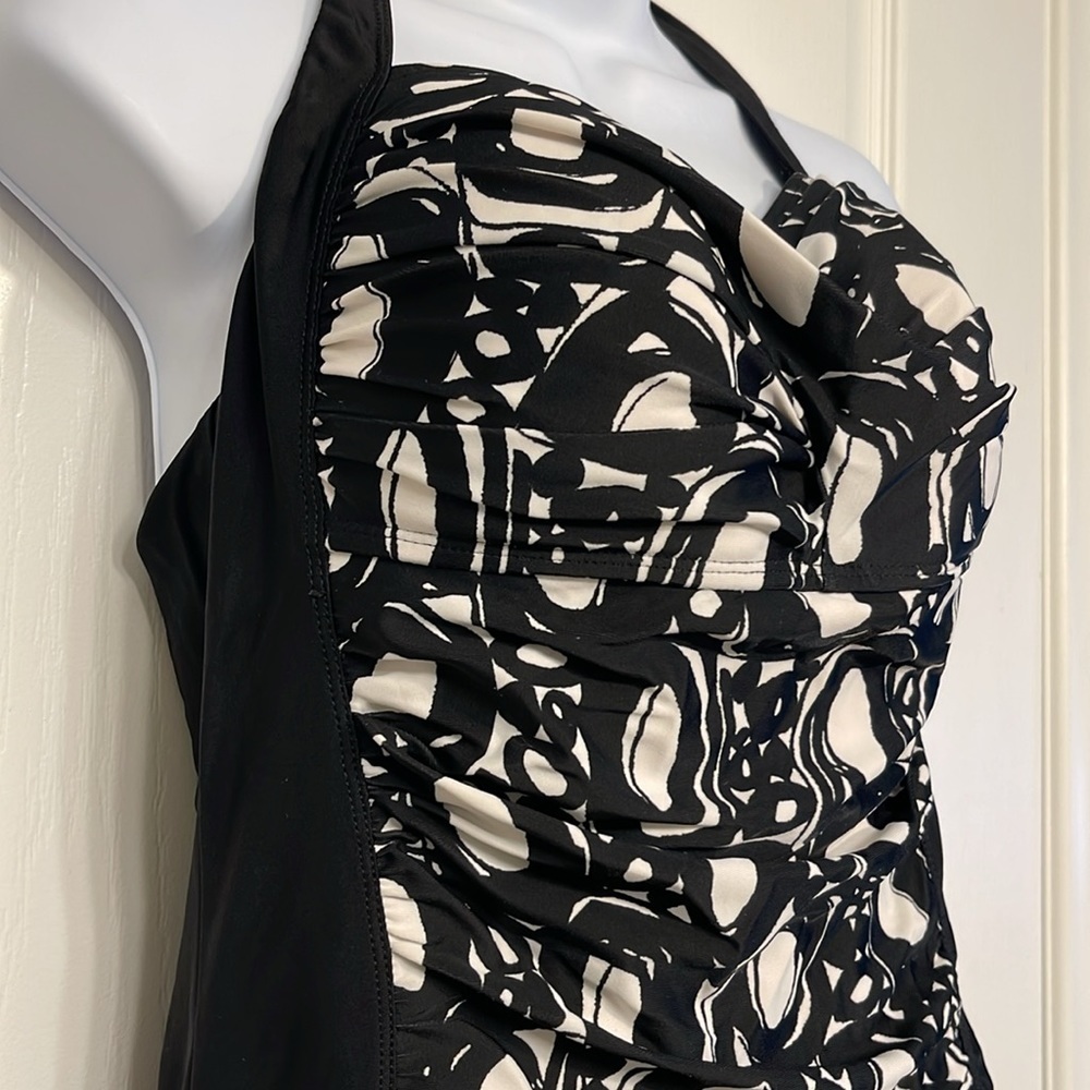 La Blanca Black/White Floral Halter Ruched Shirred Swimwear Size 12 EUC #7558 - Picture 3 of 11